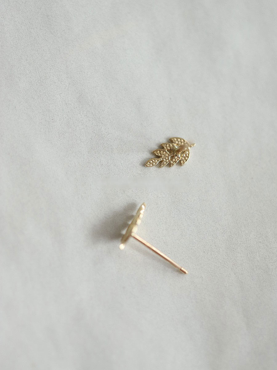 Dainty Leaf Stud Earrings