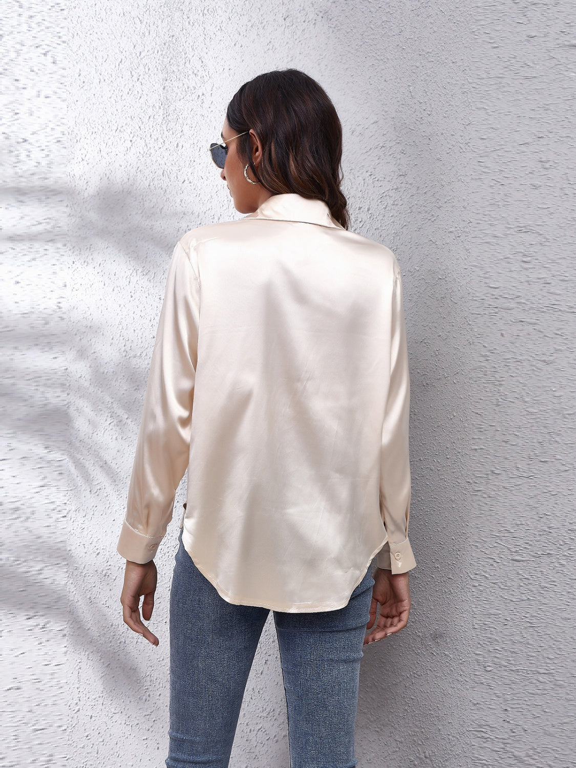 Collared Neck Buttoned Long Sleeve Shirt