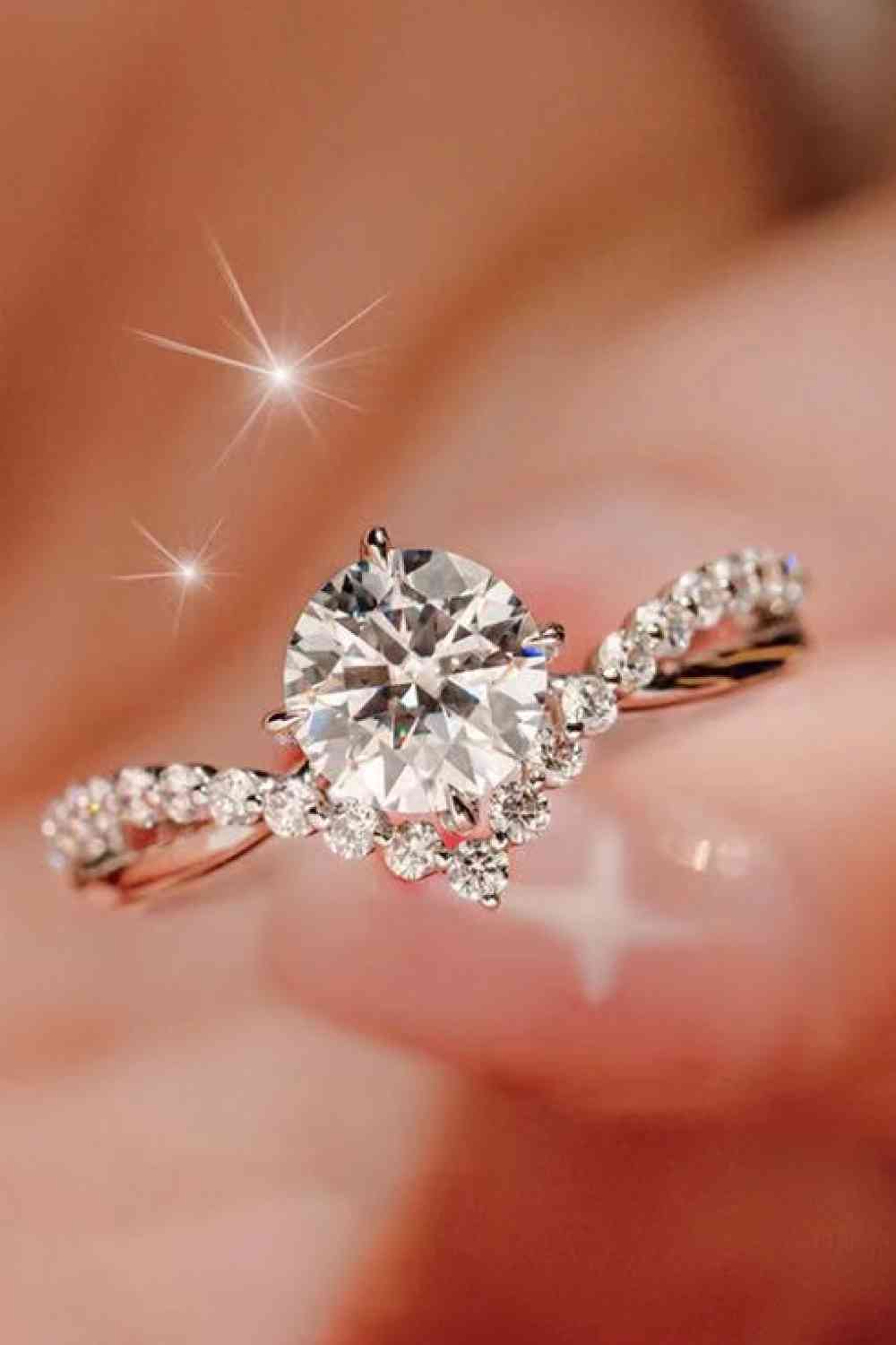 1 Carat Moissanite Engagement Ring