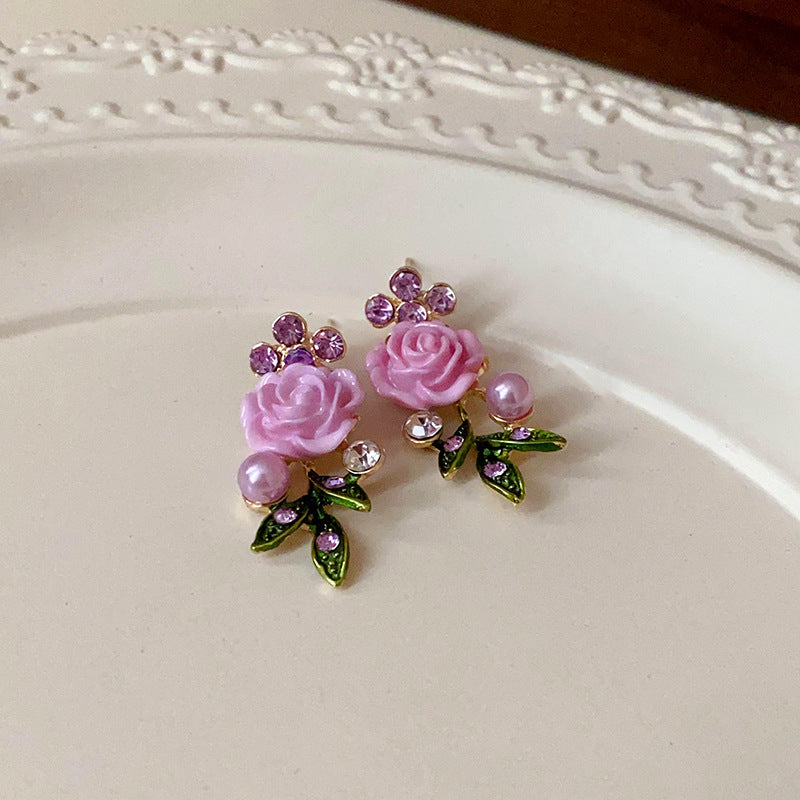 Pearl and Rhinestone-embedded Rose Necklace