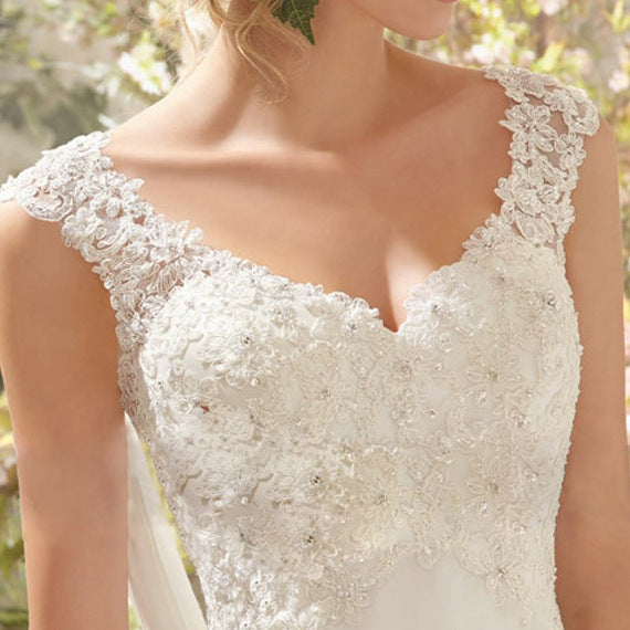 Princess Bride Sleeveless French Lace Train Wedding Dress