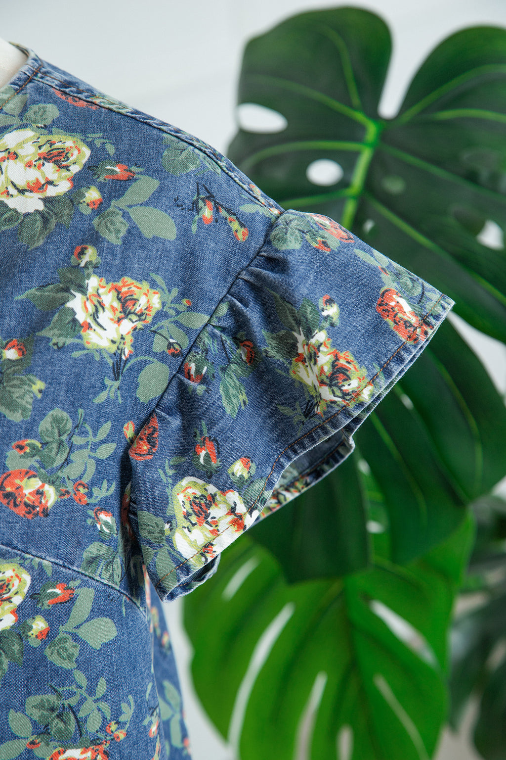 Ashleigh Blue Floral Denim Top – Ruffle Sleeve Washed Denim Blouse Dear-Lover Dropshipping Tops/Tops & Tees
