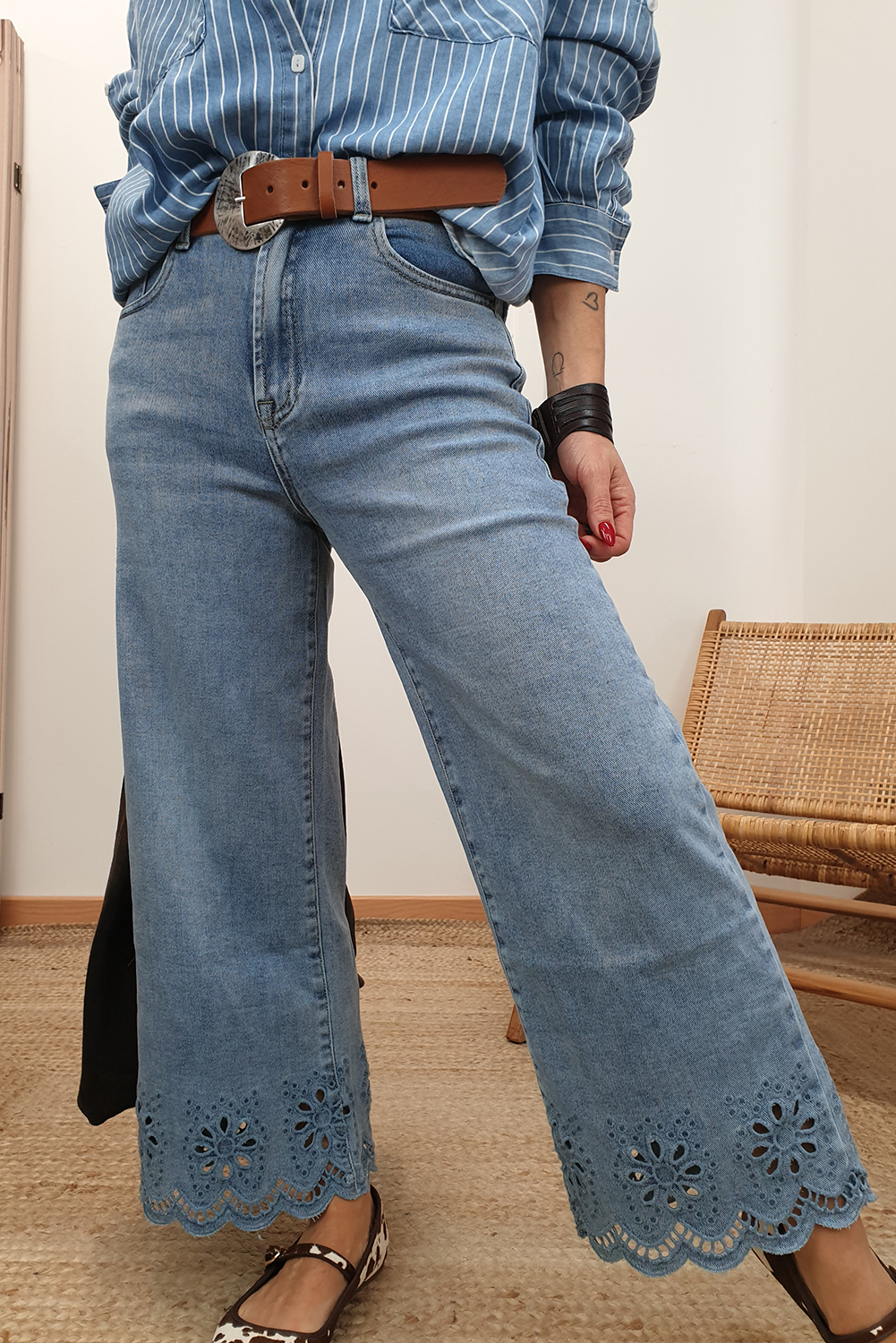 Light Blue Embroidered Wide Leg High Waist Scalloped Hem Jeans