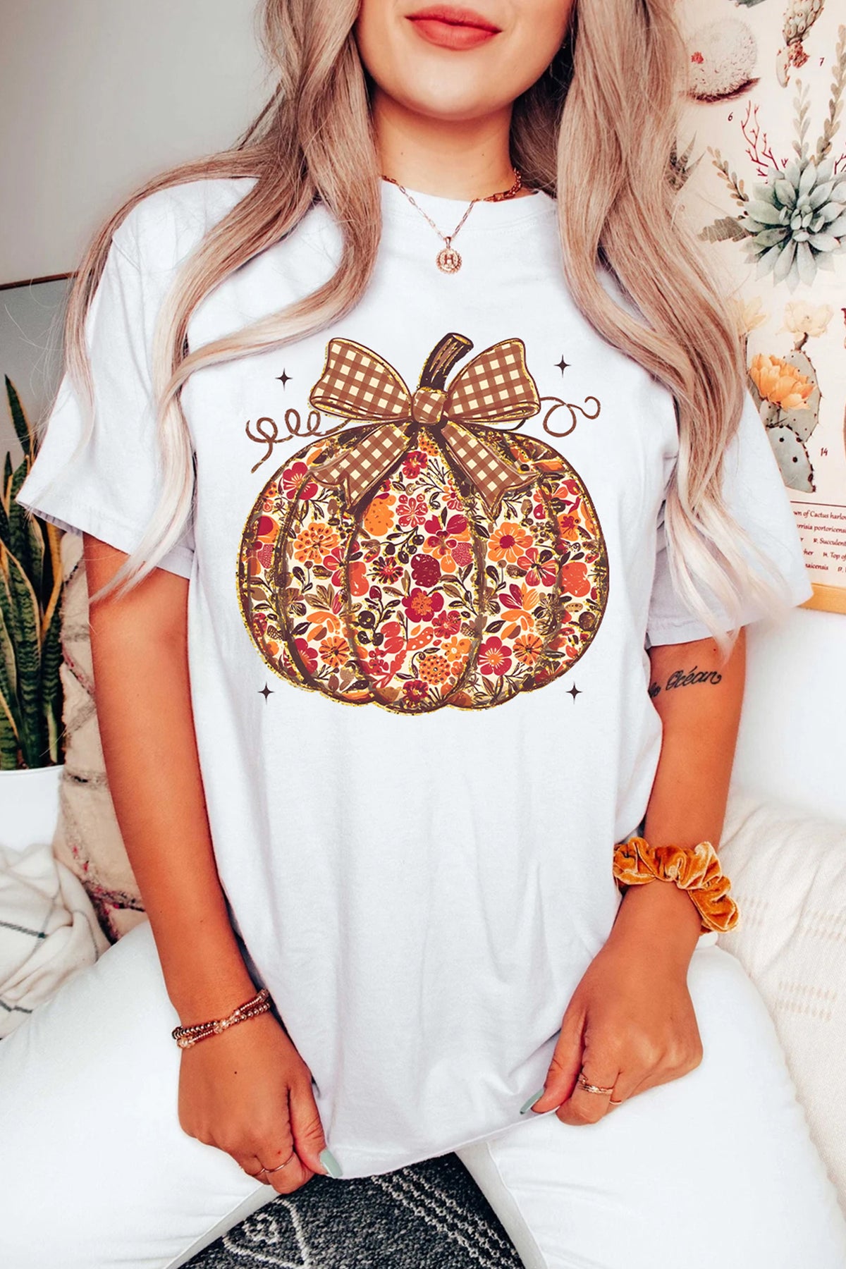 White Floral Pumpkin Gingham Bow Graphic T-Shirt