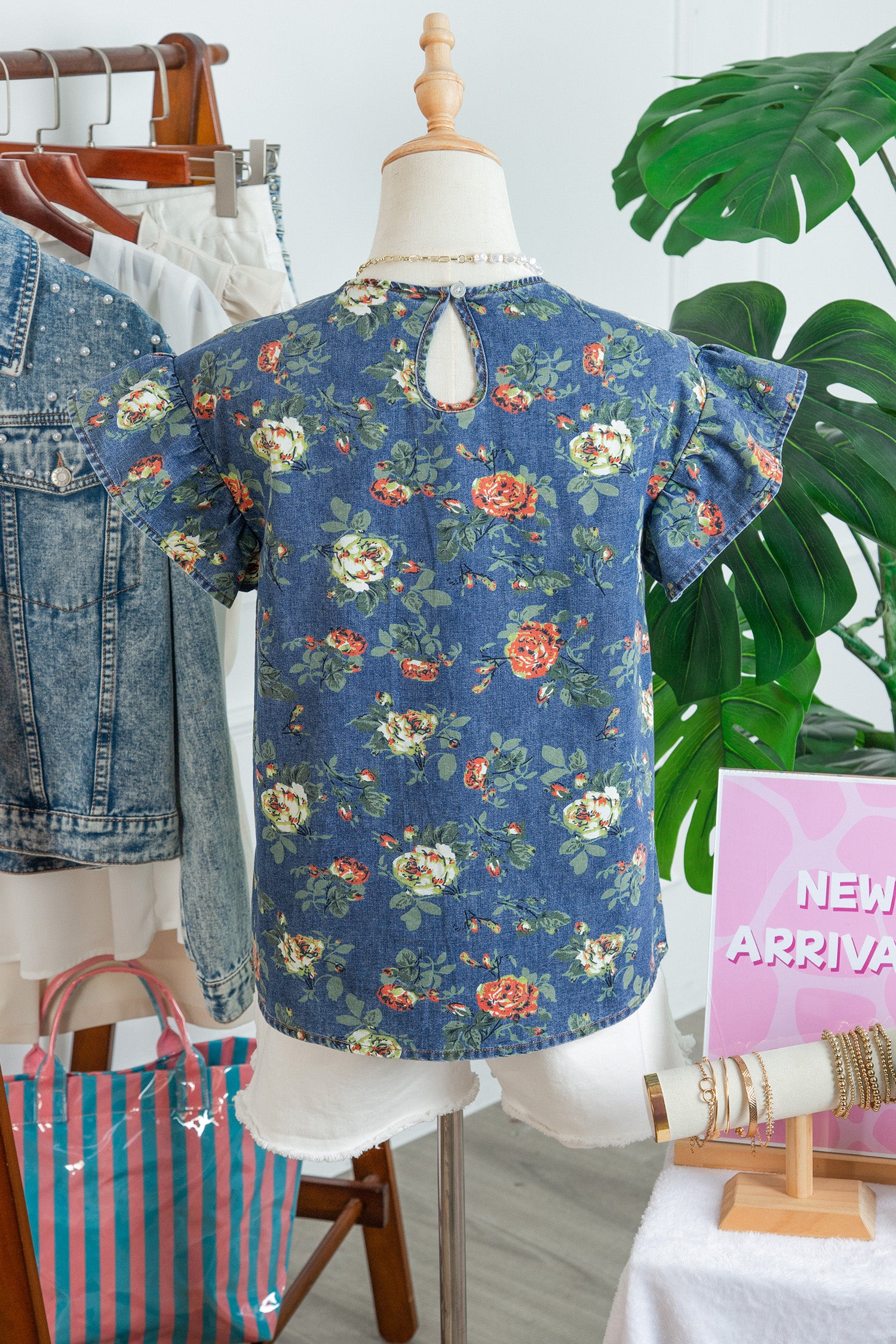 Ashleigh Blue Floral Denim Top – Ruffle Sleeve Washed Denim Blouse Dear-Lover Dropshipping Tops/Tops & Tees