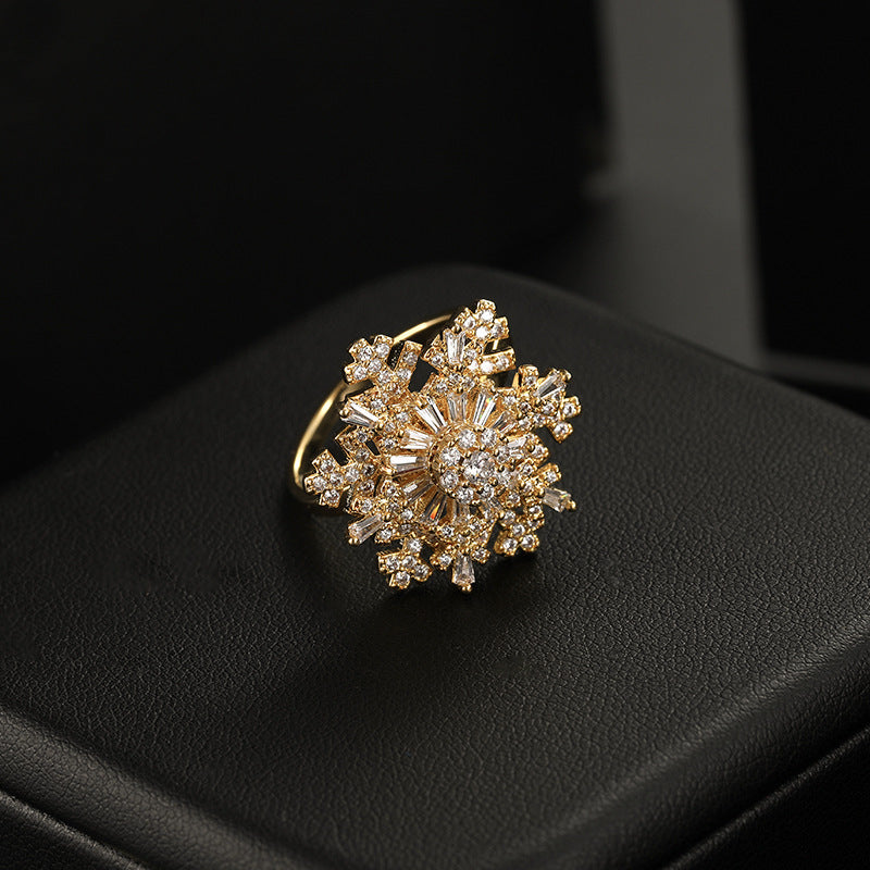 Lady's Rotating Snowflake Ring