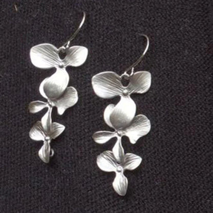 Silver Petals Necklace And Earrings Set Earrings Bazaare Mart Silver Flowers Necklace Earrings Set