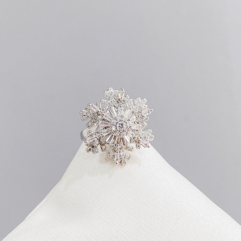 Lady's Rotating Snowflake Ring