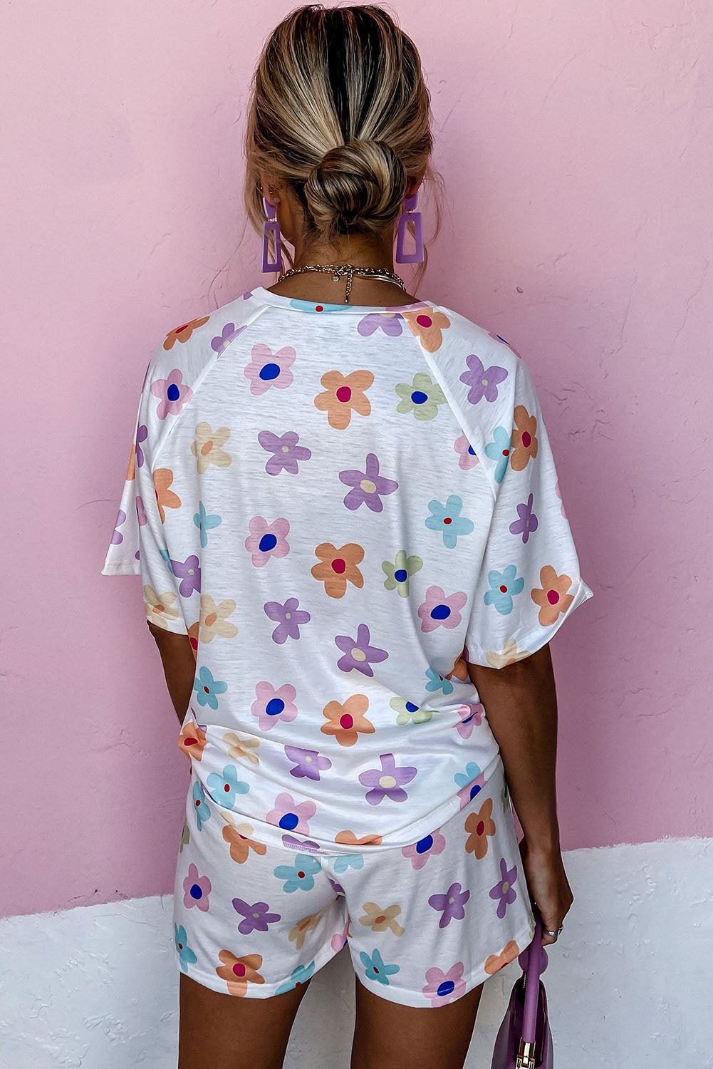 White Plus Size Flower Print Raglan Pullover and Shorts Outfit