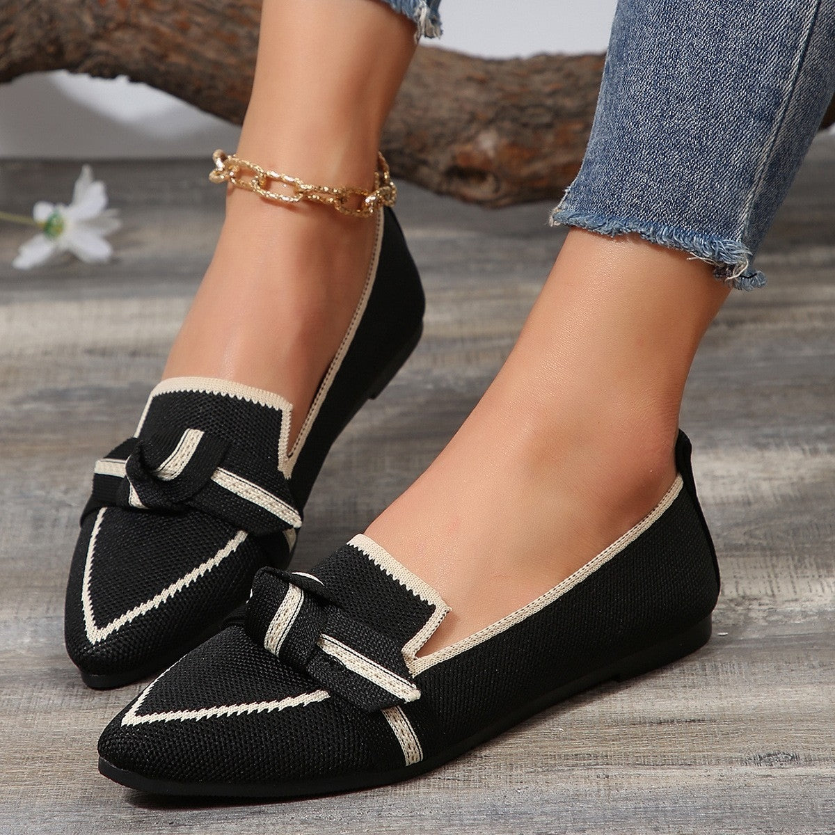 B&W Bow Contrast Trim Point Toe Loafers