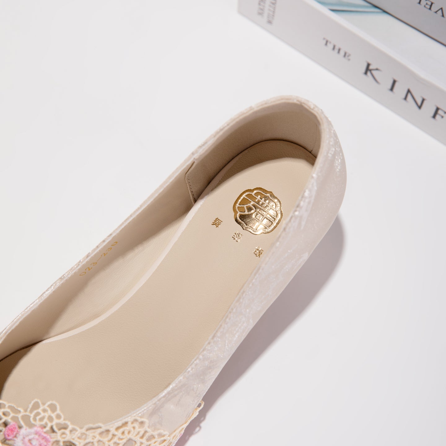 Beige Jacquard Kitten Heels – Pointed Toe Floral Embroidered Elegant Dress Shoe CJ Dropshipping Floral Pumps