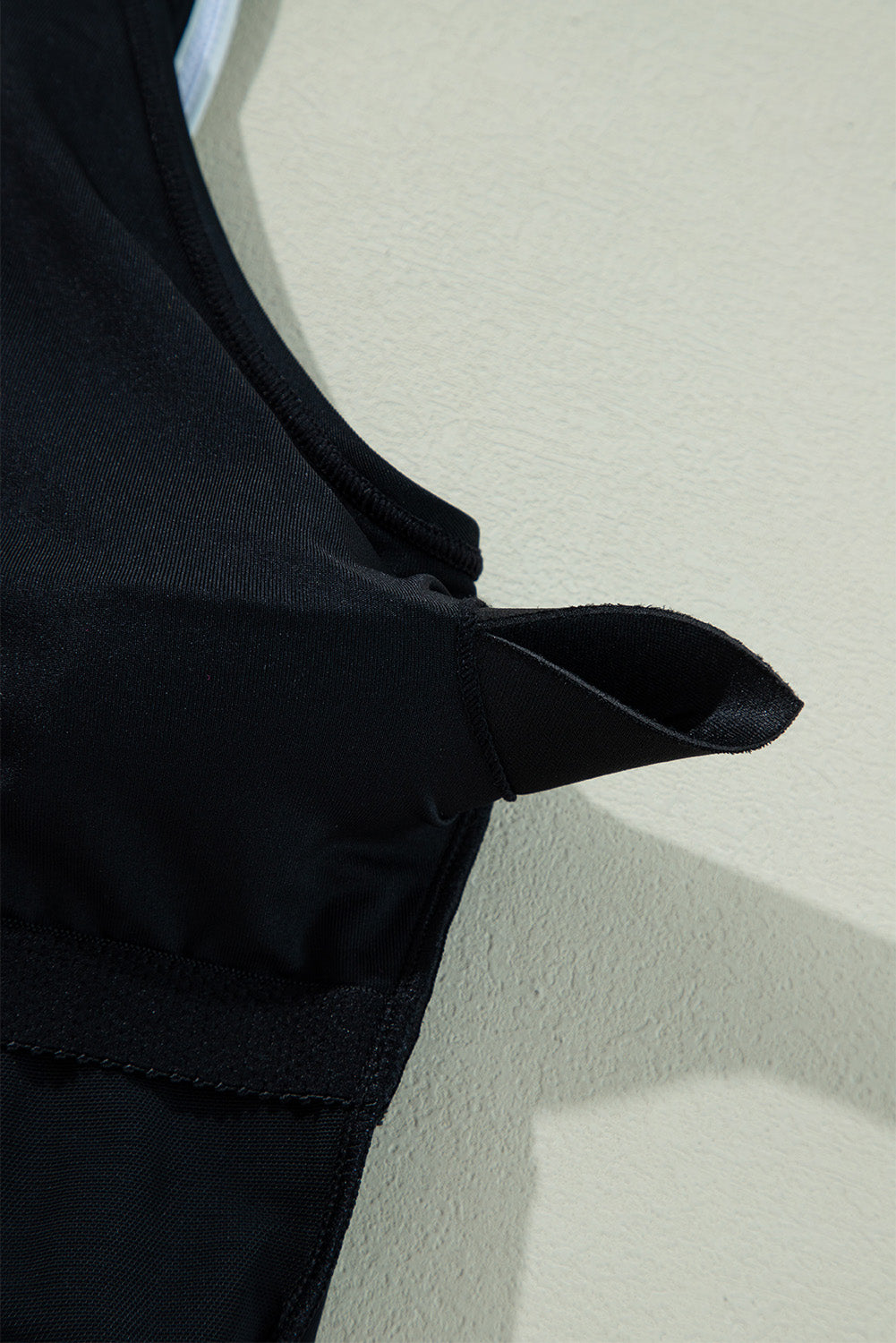 B&W Color Contrast Ruffled Wrap V Neck Swimsuit