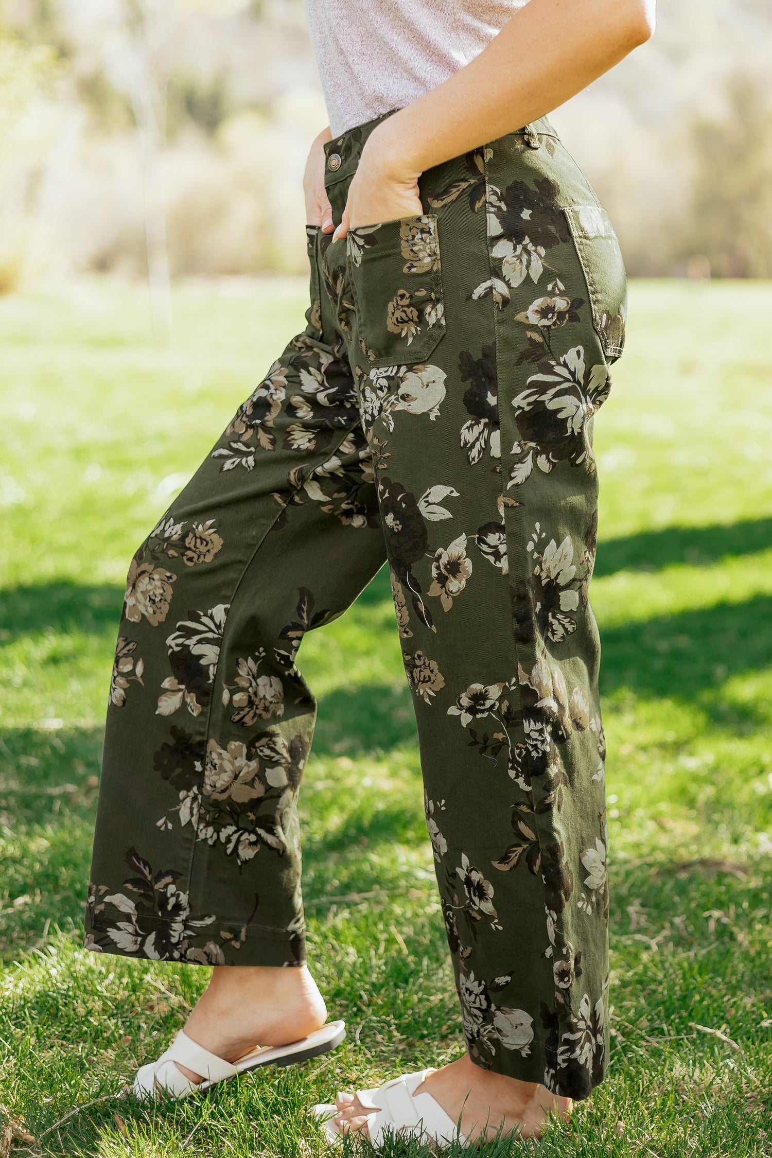 Green Vintage Floral Print Square Patch Pocket Raw Hem Shift Jeans Dear-Lover Dropshipping Bottoms/Jeans