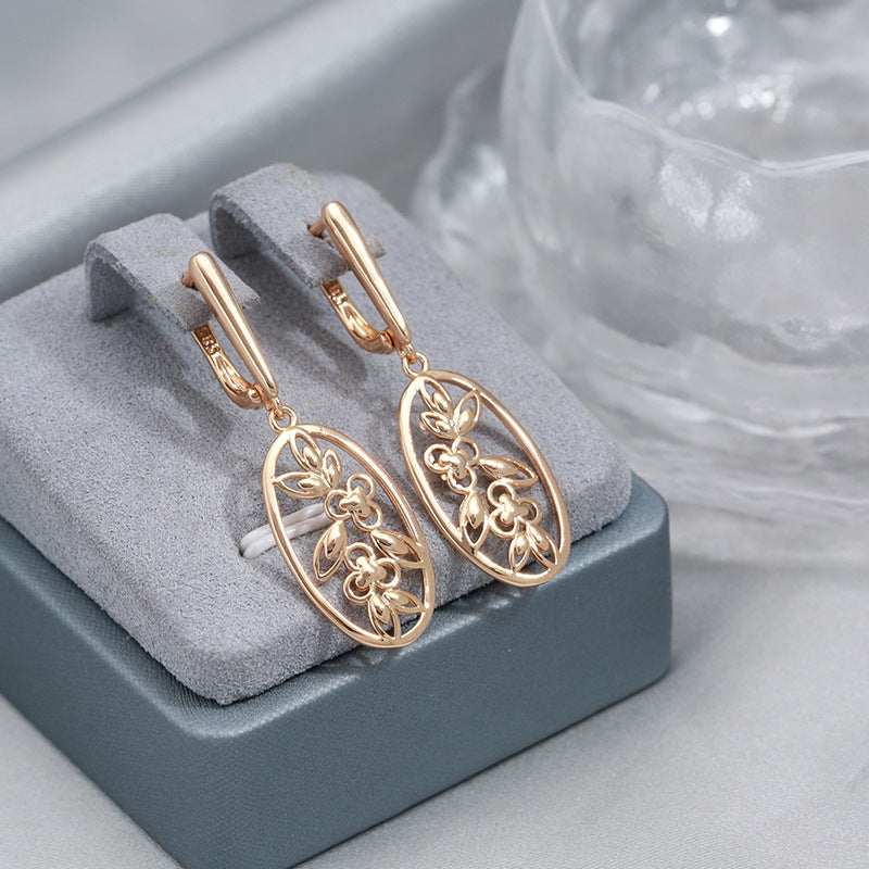 French Retro Hollow Oval Flower Earrings