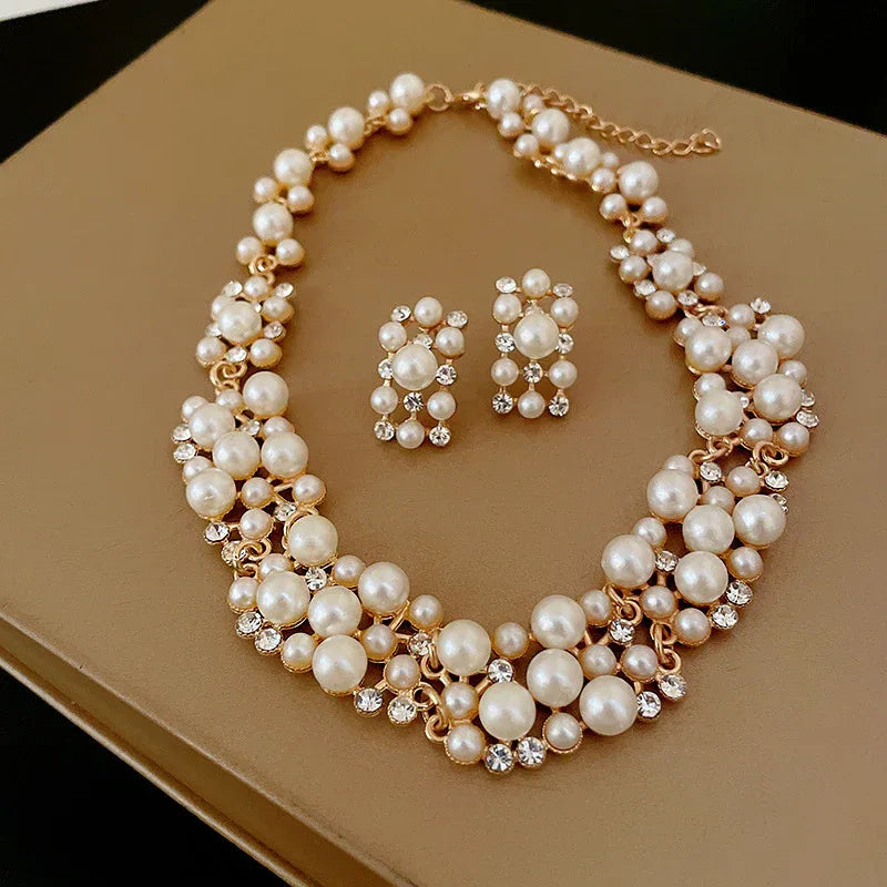 Pearl necklace and earrings set 