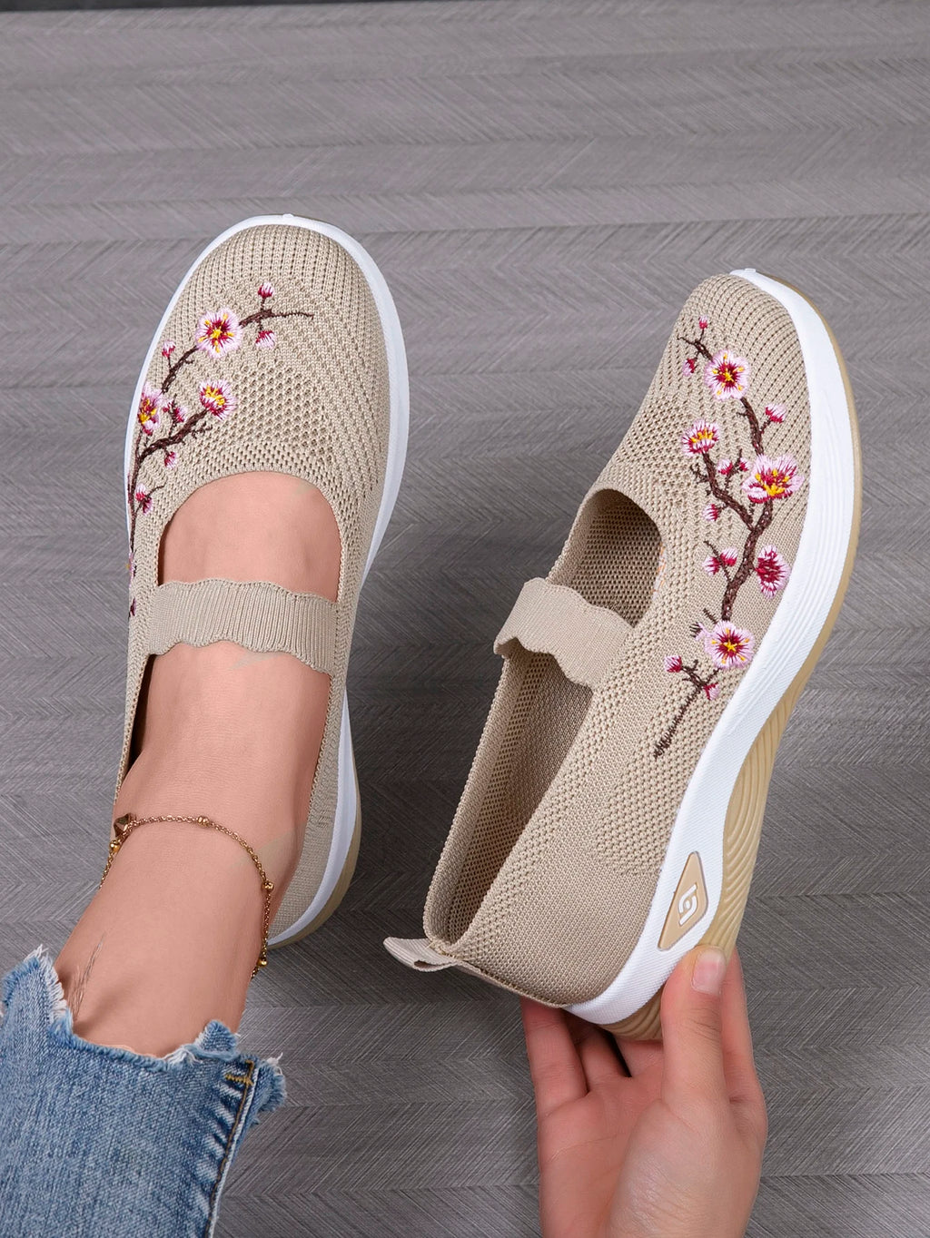Floral Breathable Mesh Flat Shoes