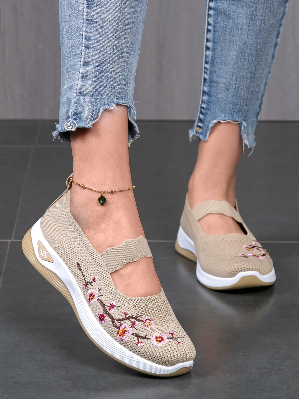 Floral Breathable Mesh Flat Shoes
