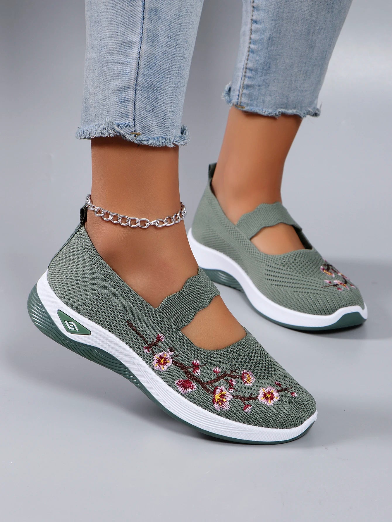 Floral Breathable Mesh Flat Shoes
