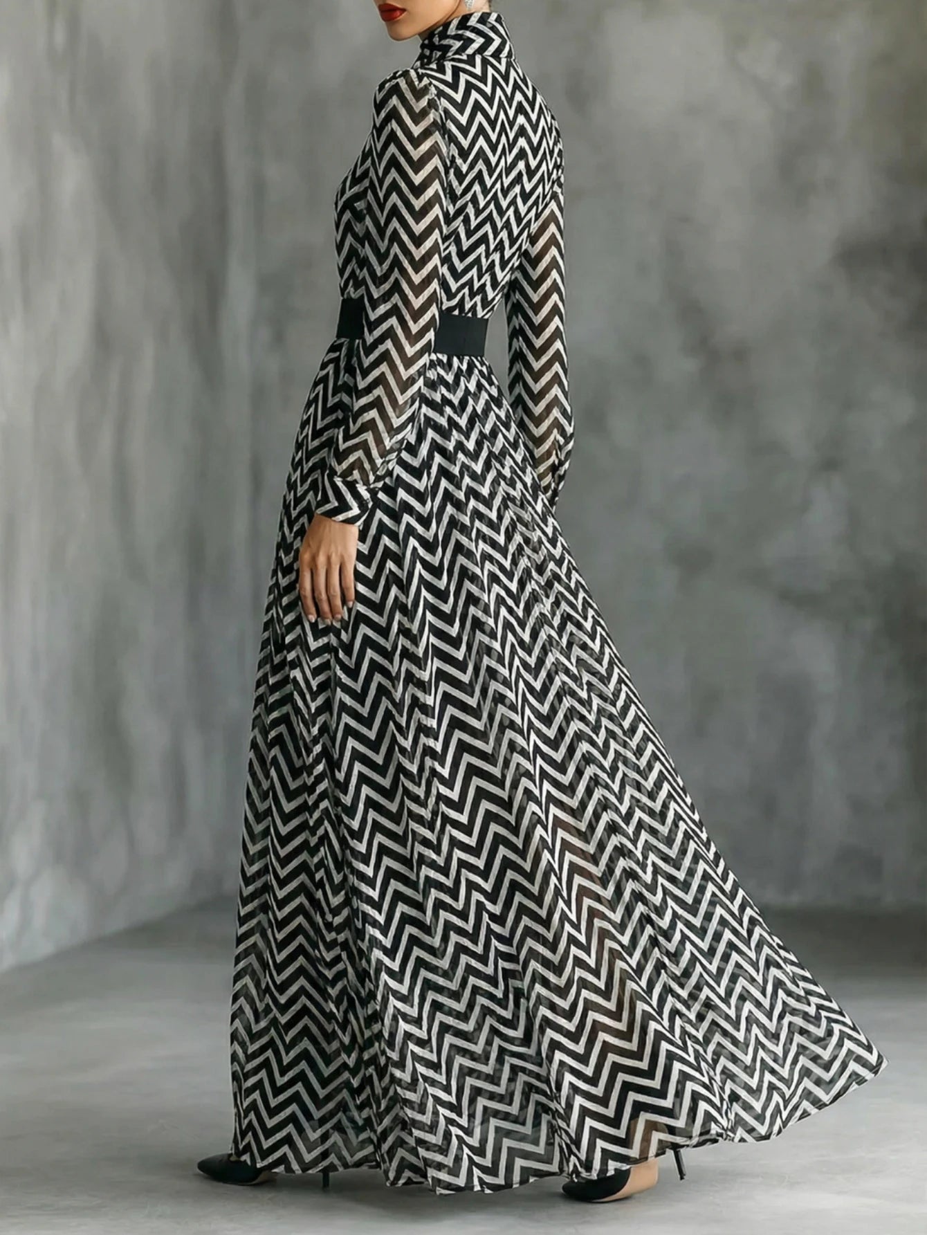 B&W Chevron Print Long Sleeve Maxi Dress