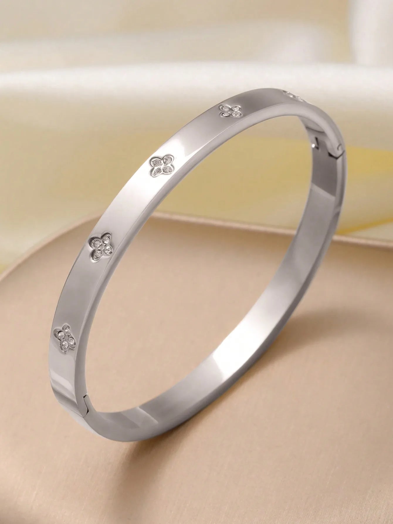 Stainless Steel Four Leaf Bracelet Set