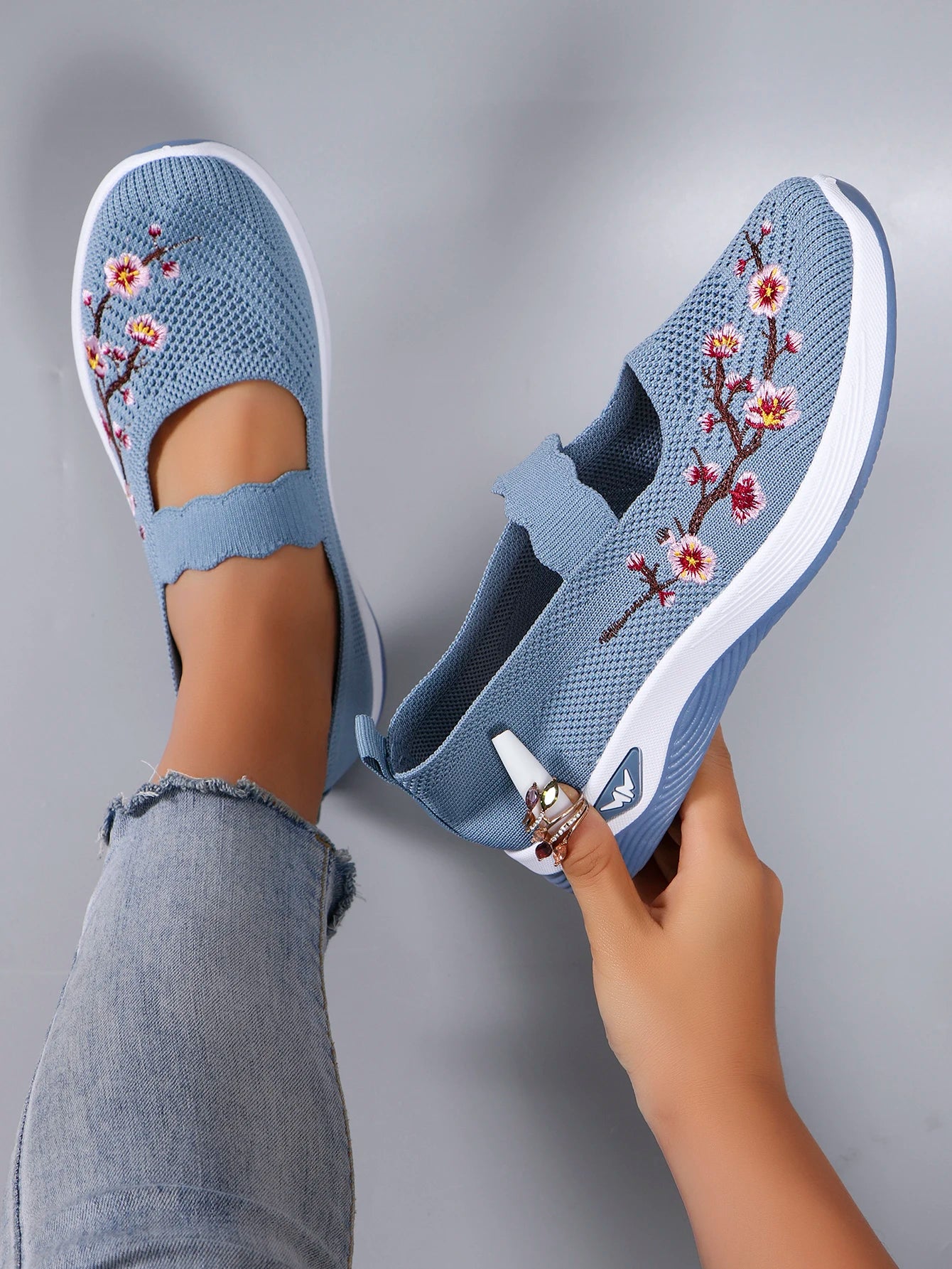 Floral Breathable Mesh Flat Shoes