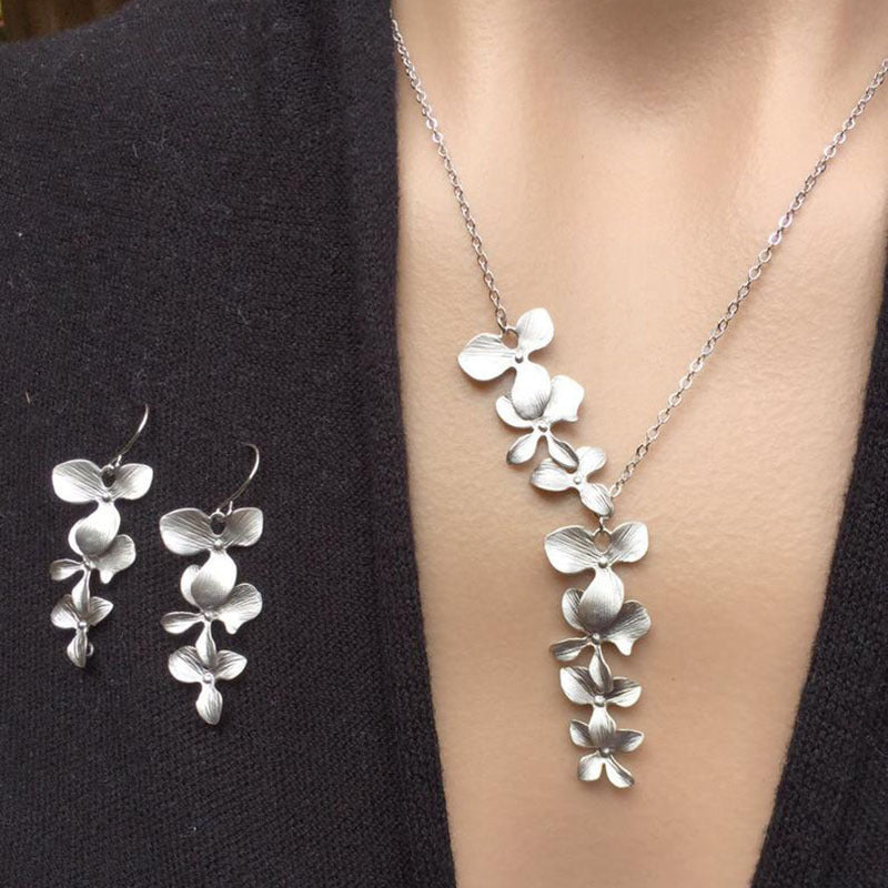 Silver Petals Necklace And Earrings Set