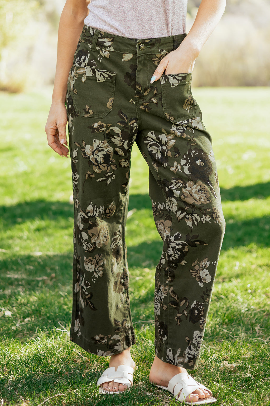 Green Vintage Floral Print Square Patch Pocket Raw Hem Shift Jeans Dear-Lover Dropshipping Bottoms/Jeans