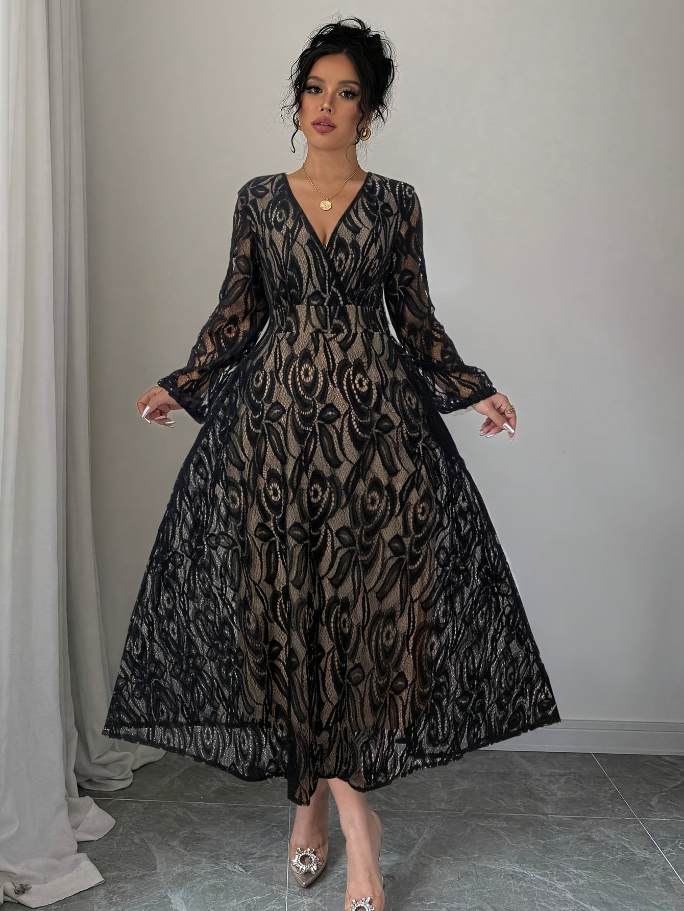 Elegant Long Sleeve V-Neck Lace Peplum Dress
