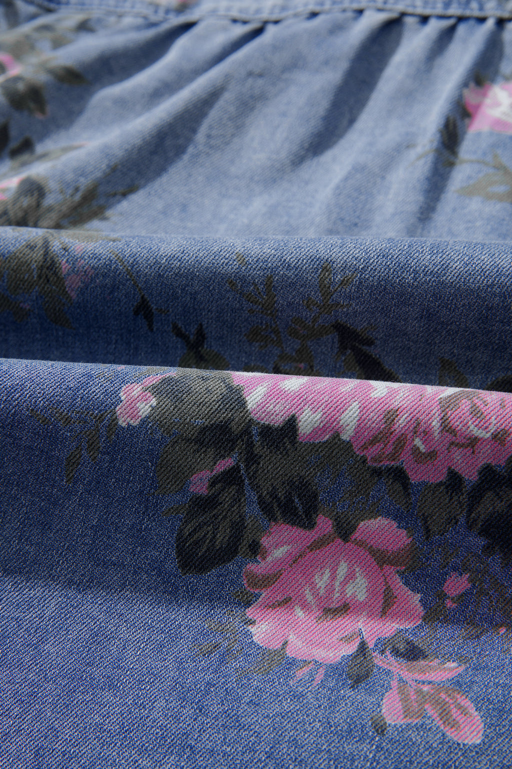 Blue Floral Denim Shirt – Bracelet Sleeve Lightweight Button Up Blouse