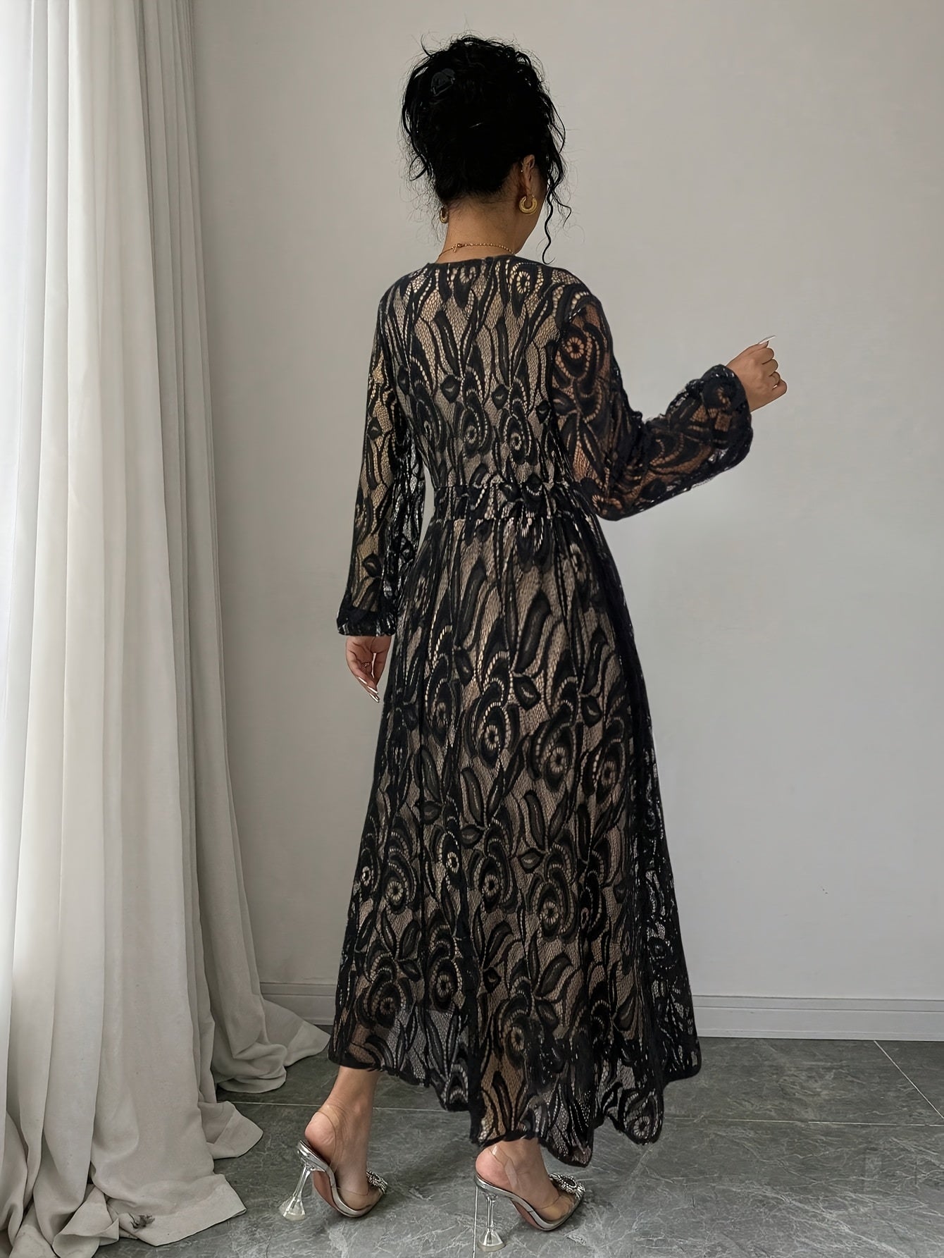 Elegant Long Sleeve V-Neck Lace Peplum Dress