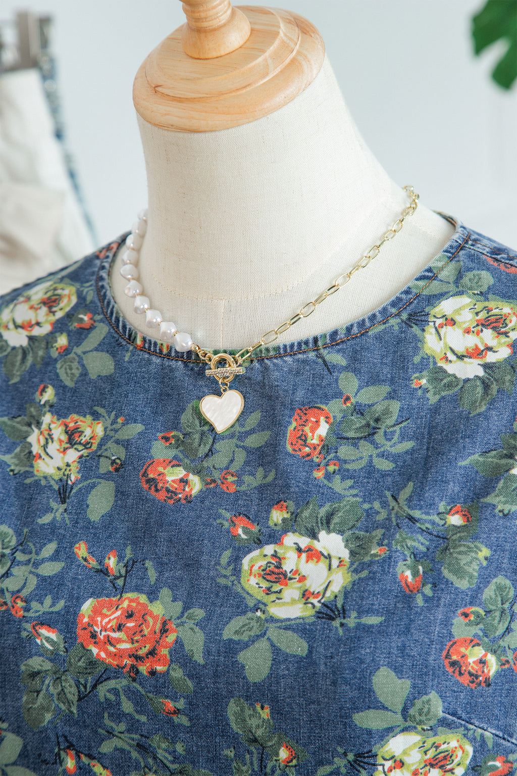 Ashleigh Blue Floral Denim Top – Ruffle Sleeve Washed Denim Blouse Dear-Lover Dropshipping Tops/Tops & Tees