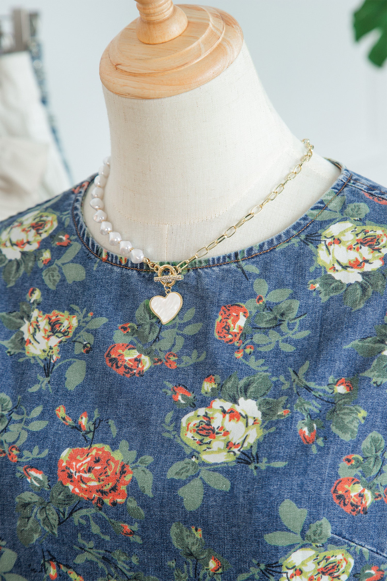 Ashleigh Blue Floral Denim Top – Ruffle Sleeve Washed Denim Blouse Dear-Lover Dropshipping Tops/Tops & Tees