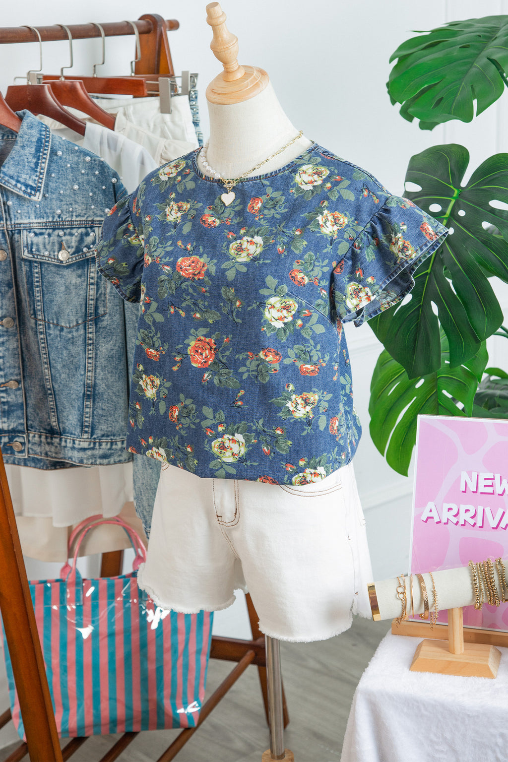 Ashleigh Blue Floral Denim Top – Ruffle Sleeve Washed Denim Blouse Dear-Lover Dropshipping Tops/Tops & Tees