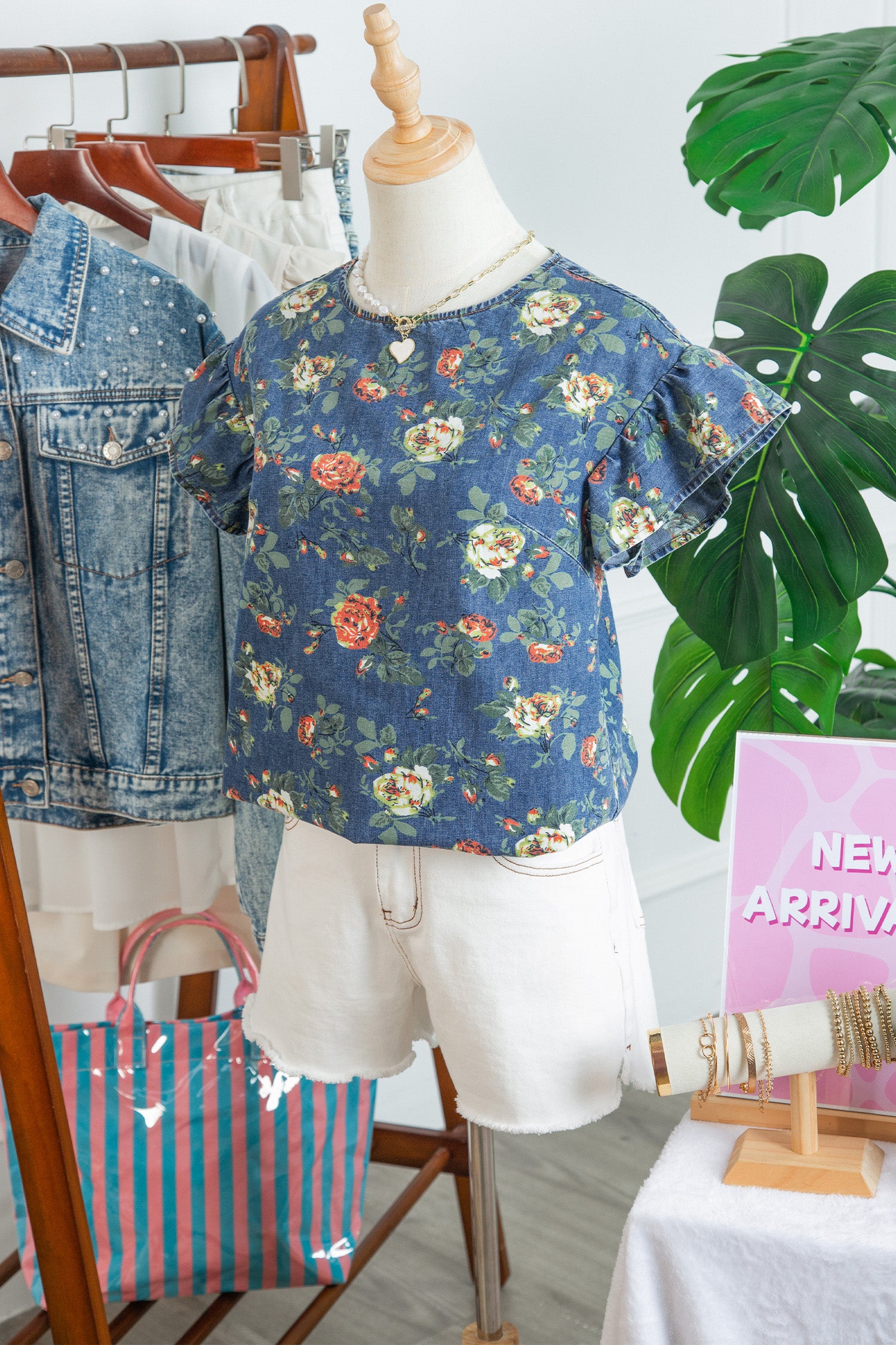Ashleigh Blue Floral Denim Top – Ruffle Sleeve Washed Denim Blouse Dear-Lover Dropshipping Tops/Tops & Tees