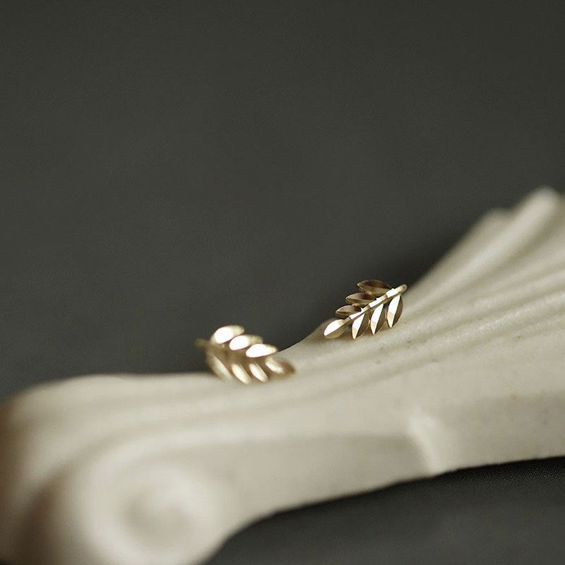 Dainty Leaf Stud Earrings