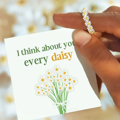 Dainty Daisy Ring