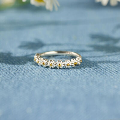 Dainty Daisy Ring